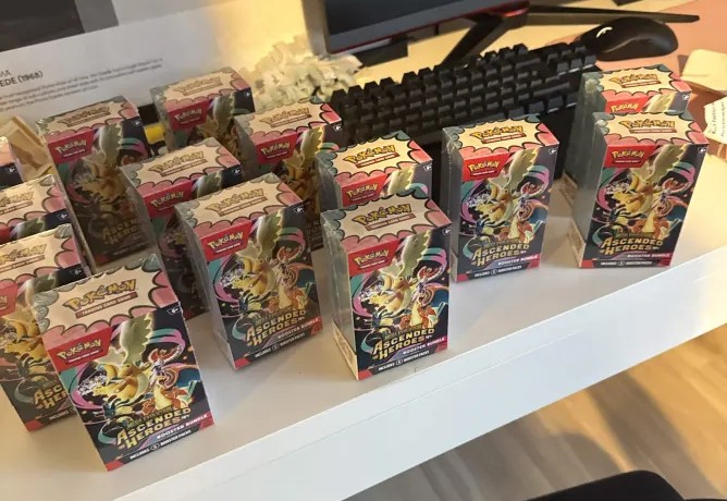 Pokémon booster-bokse fundet af et medlem